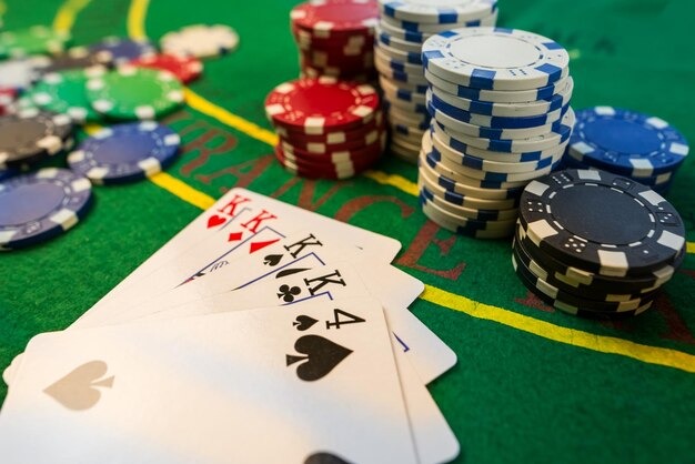 Live Mahjong Ways dealer table on menara4d link with multiple players and real-time gameplay